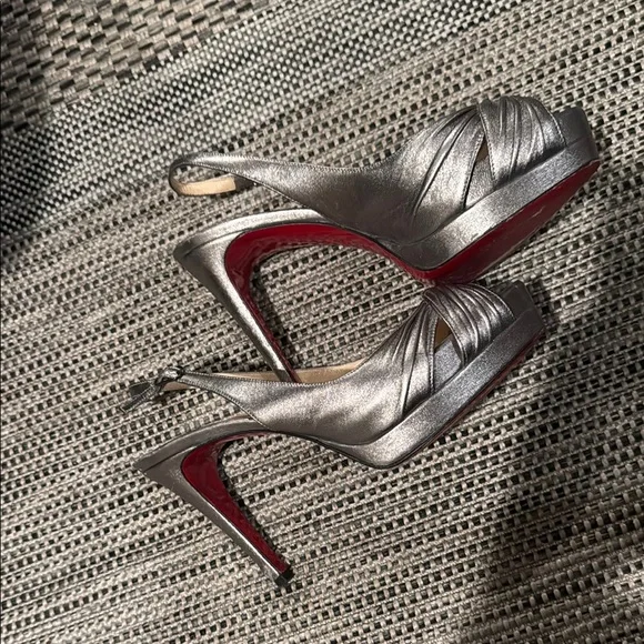 Christian Louboutin metallic slingback open toe platform heel sandal - Picture 2 of 9